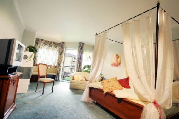 Zimmer mit Himmelbett